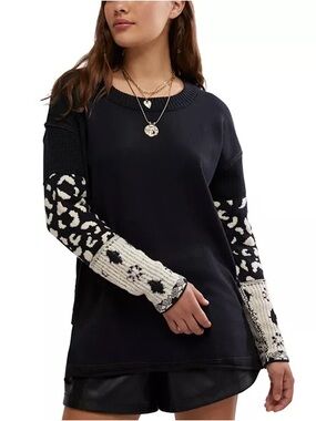 Free People We The Free Tiger Style Cuff Sweater Top Black Size XS Oversized NWT